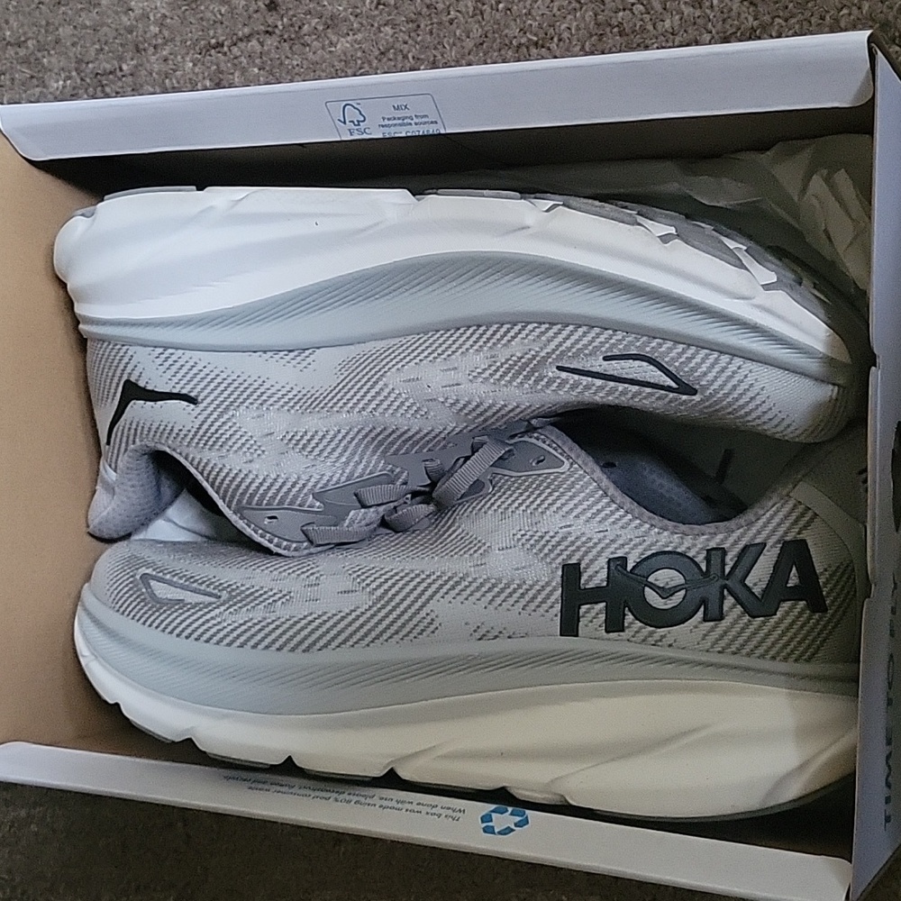 HOKA Clifton 9